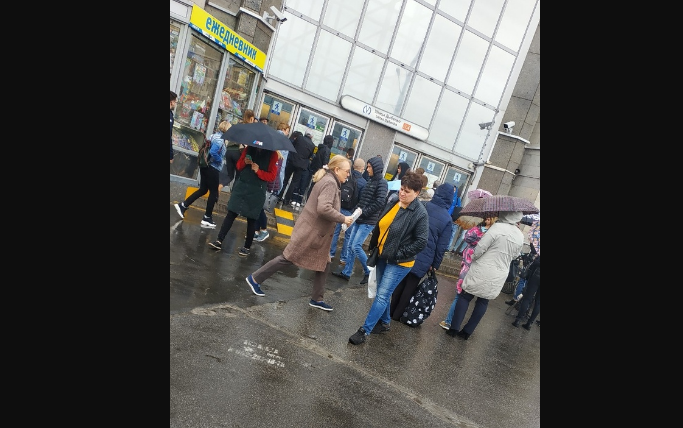 Метро Дыбенко закрыто. Улица Дыбенко метро СПБ новости. Авария метро Дыбенко сегодня в СПБ. Новости метро СПБ Дыбенко.