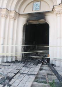 КГИОП рассказал и показал что сгорело в костеле св. Марии на Минеральной