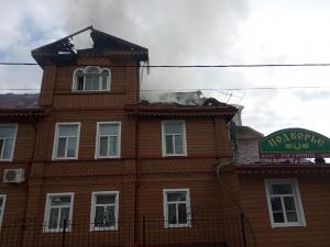 Пожарные потушили гостиницу в Тихвине