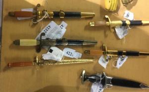 Кортики и сабли из Финляндии не проехали в Россию