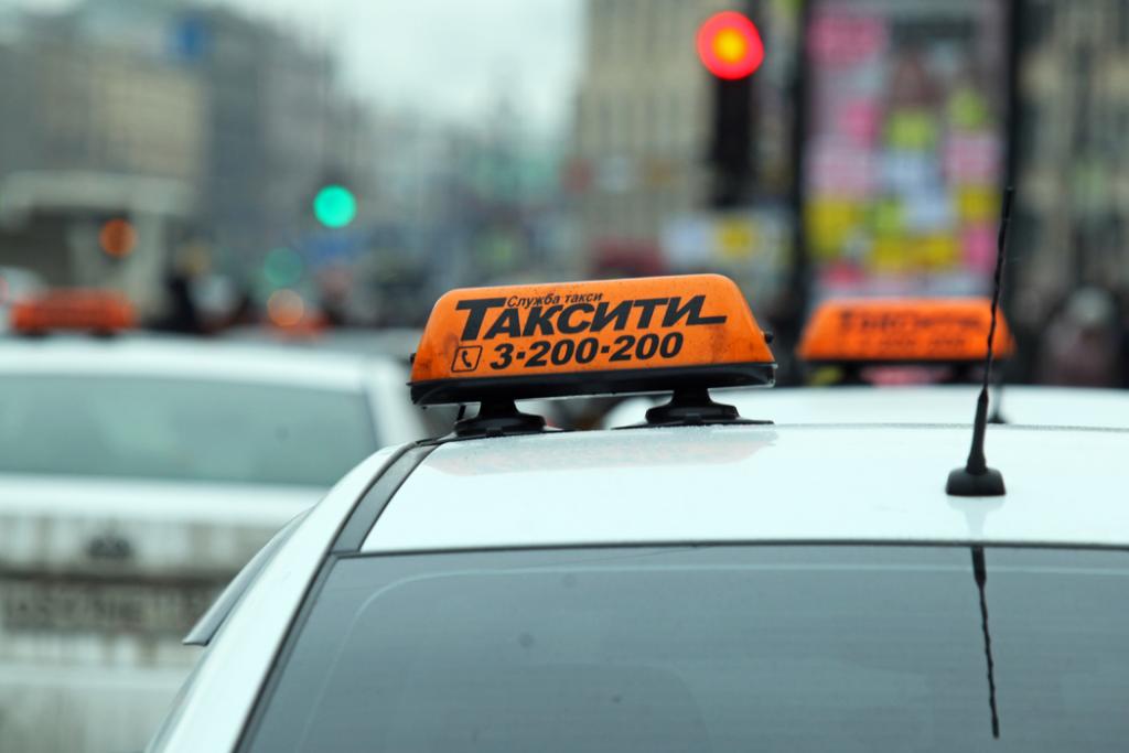 Водителей такси снова проверила полиция