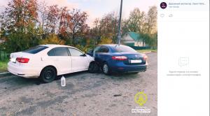 Иномарка влетела в стоящую на обочине легковушку с пассажиркой на трассе "Нарва"