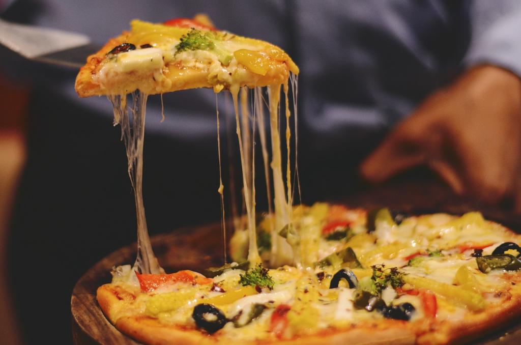 Суд закрыл пиццерию на 2 месяца из-за жалоб жильцов на Большой Конюшенной