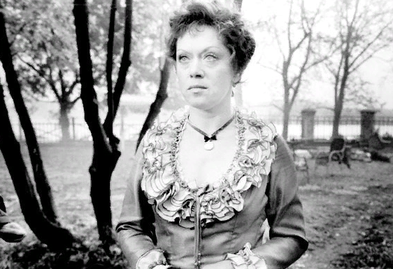 Алиса Фрейндлих получила отрицательный тест на COVID-19, но из больницы ее пока не выписывают