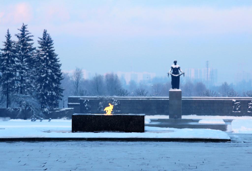 Пискаревское кладбище блокада ленинграда фото