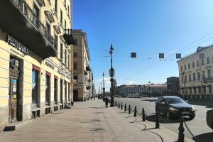 В центре Санкт-Петербурга стало непривычно пусто