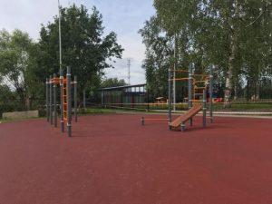 В деревне Низино благоустраивают Центральный парк отдыха и культуры