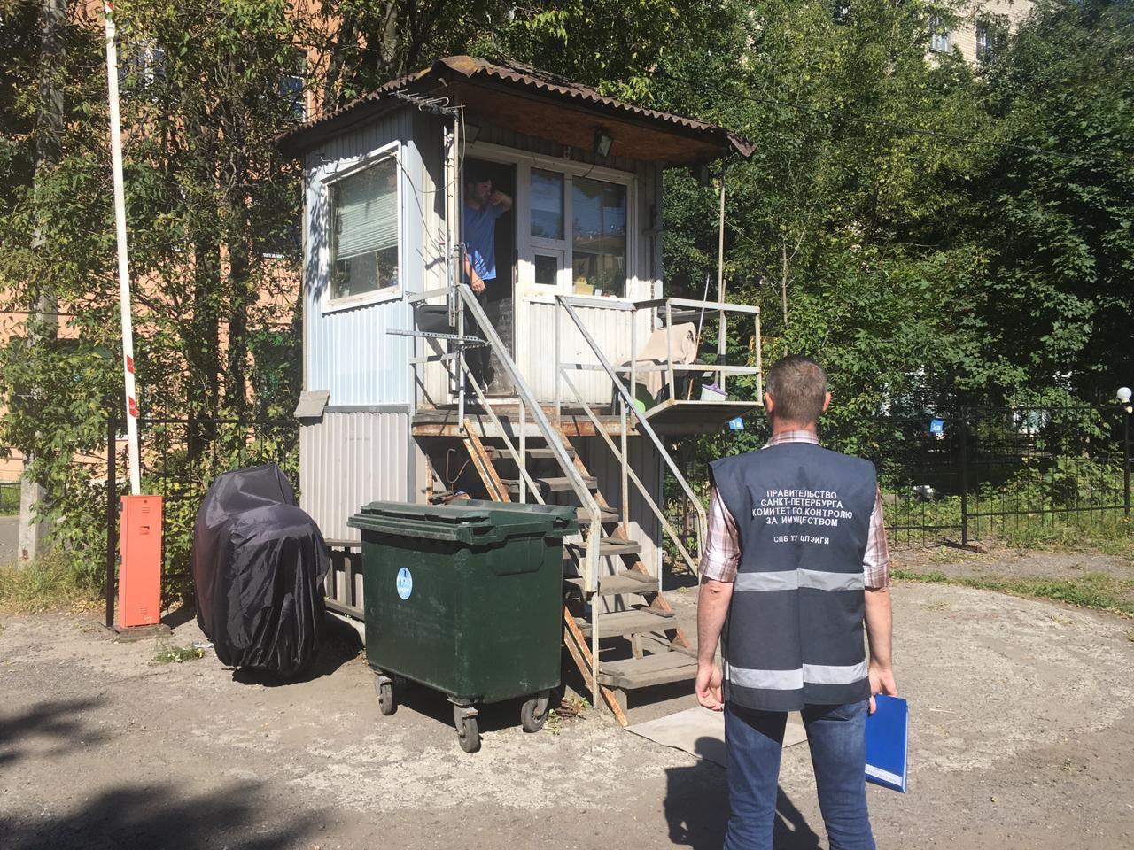 В честь "Зенита" - станция метро, "в память" о Цое - уничтоженное граффити: итоги уходящей недели в Петербурге