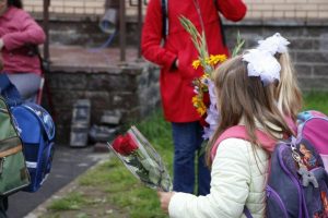 Как в Петербурге проходят школьные линейки: фоторепортаж