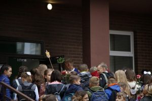 Как в Петербурге проходят школьные линейки: фоторепортаж