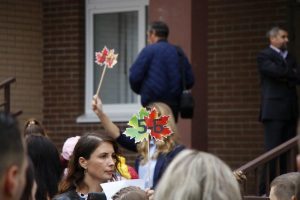 Как в Петербурге проходят школьные линейки: фоторепортаж