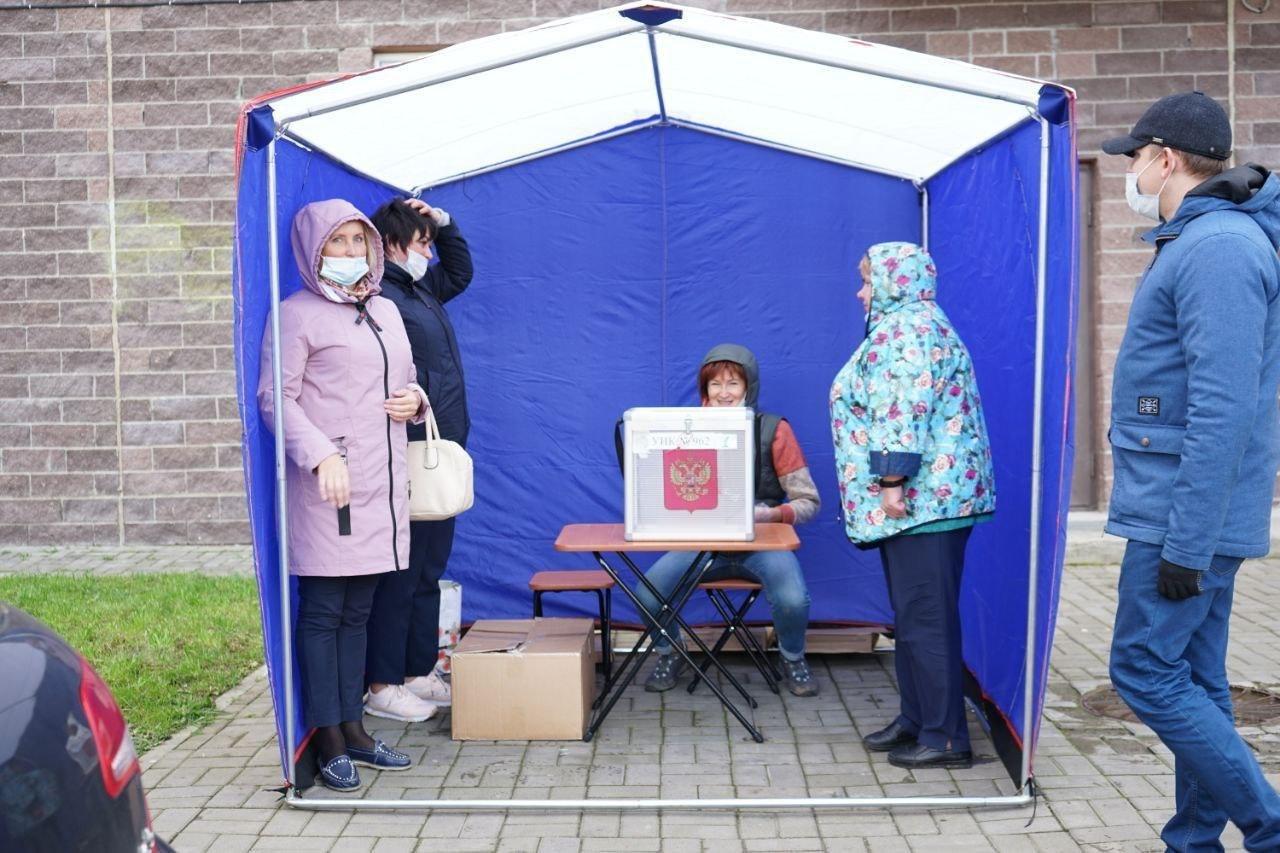 В Ленобласти проходит досрочное голосование на губернаторских выборах: фоторепортаж