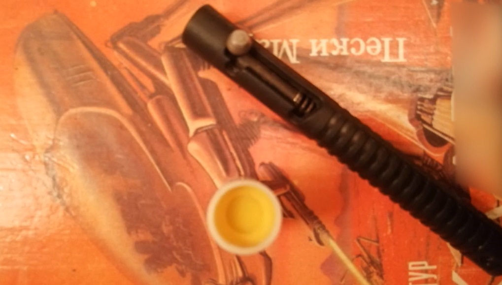 Подростки-неформалы избили и обстреляли не понравившегося им прохожего в Петербурге