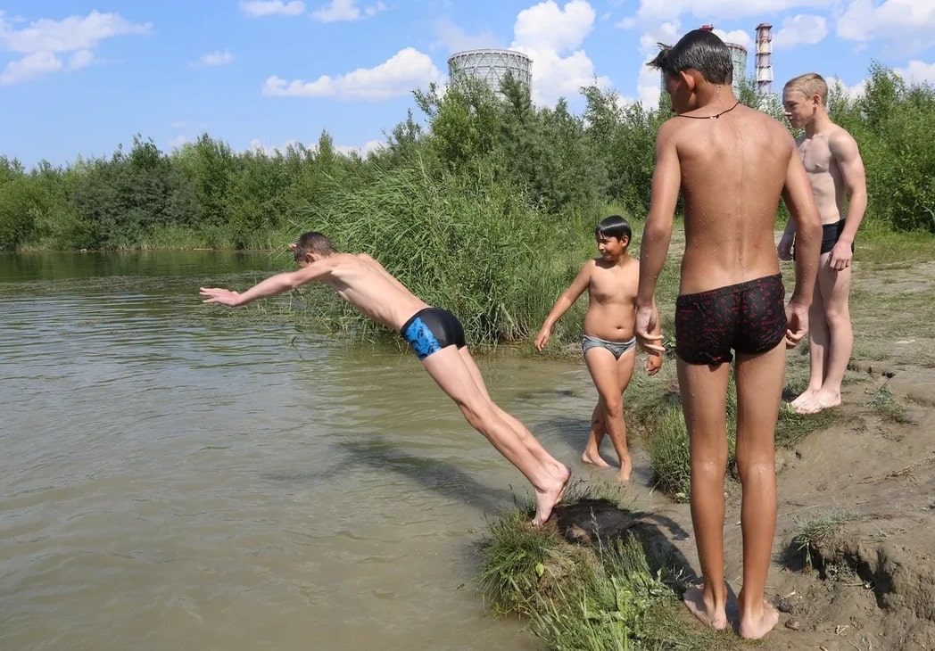 Температурные рекорды ожидаются 22 и 23 июня. Купание. Фоторепортаж Gazeta.SPb