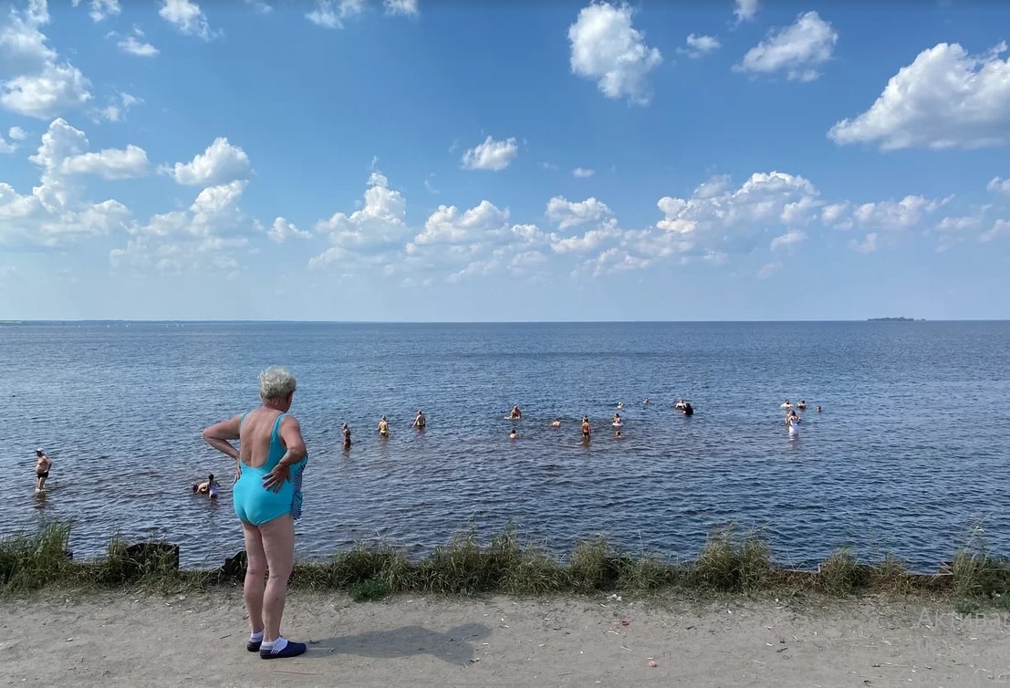 Температурные рекорды ожидаются 22 и 23 июня. Купание. Фоторепортаж Gazeta.SPb