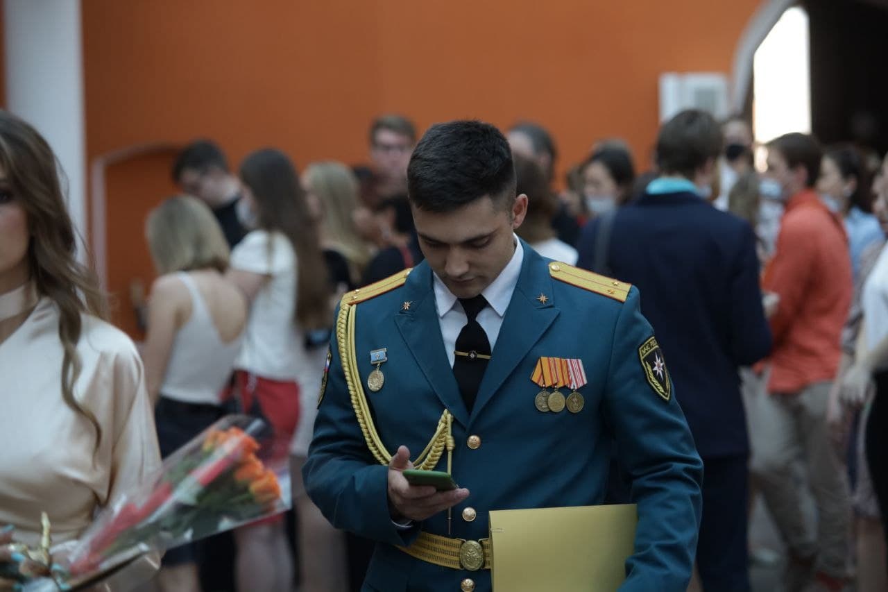 В Петербурге вручили 60 бронзовых сфинксов лучшим выпускникам вузов: фоторепортаж Gazeta.SPb