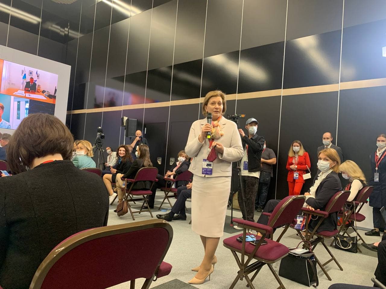 Выступление Путина, льготная ипотека, договор на 868 млрд, соглашение с "Мегалайн", инвестиции в городские проекты на 200 млрд - третий день ПМЭФ-2021 в Петербурге