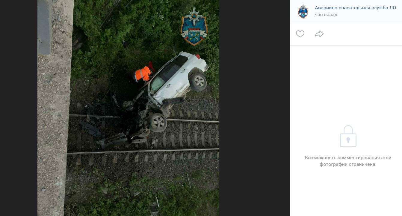 Ребенок погиб в ДТП на "Коле", самокатчицы устроили лобовое ДТП на Комендантском, внедорожник вылетел с моста: аварии последних суток, в которых пострадали люди