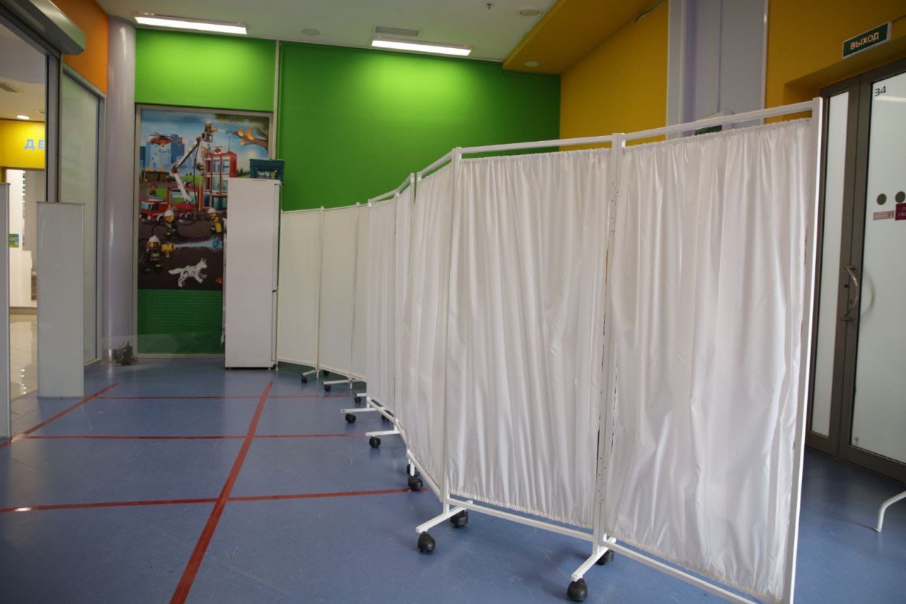 В ТЦ "Озерки" открылся новый пункт вакцинации: фоторепортаж Gazeta.SPb