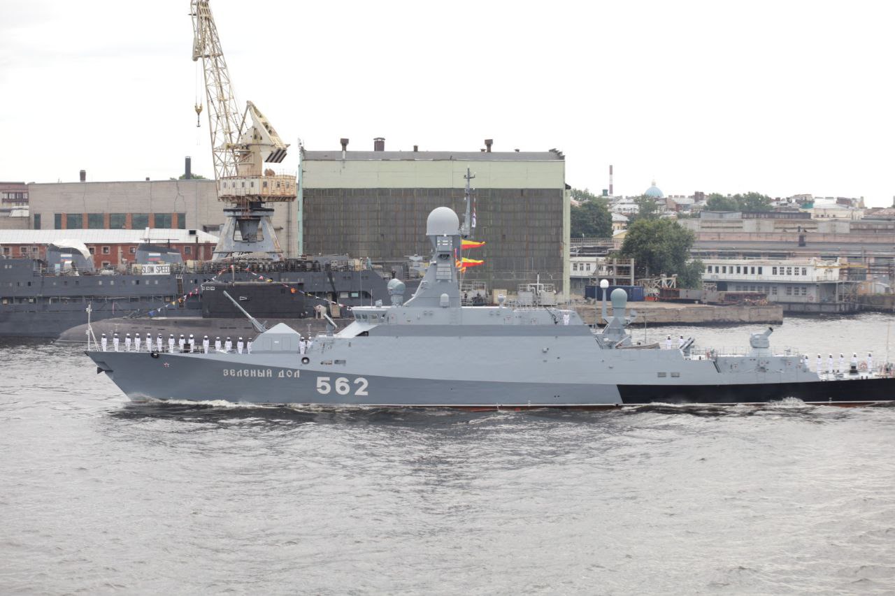 В Петербурге проходит главный военно-морской парад. Фоторепортаж: Gazeta.SPb