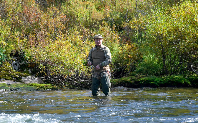 "Стареет", "очень любит природу" и вселяет страх Байдену: иностранцы реагируют на фото с отдыха Путина в Сибири