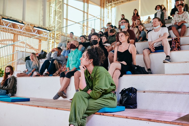 На связи с искусством: Tele2 подвела итоги работы в летнем сезоне площадки Art Space