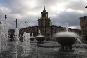 Площадь у Российской национальной библиотеки открылась после реконструкции: фоторепортаж Gazeta.SPb