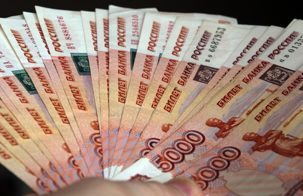 Финансовый аналитик рассказал о будущем российского рубля