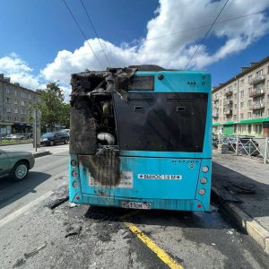 Прокуратура показала фото выгоревшего дотла пассажирского автобуса на Ланской улице