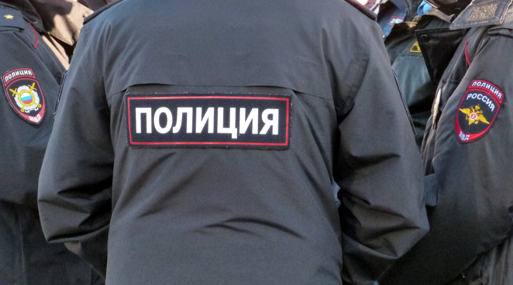 Злоумышленник связал петербурженку поясом от кимоно и похитил 200 тысяч рублей