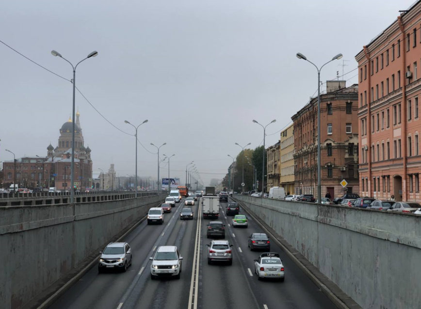 В трех районах Петербурга частично перекроют дороги из-за ремонтных работ