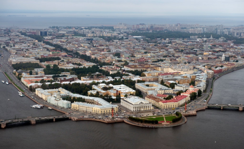 Градозащитники Петербурга требуют остановить незаконные работы в Доме Бернштейна