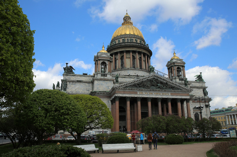 Поездки на выходные в Петербург стали менее доступны для россиян