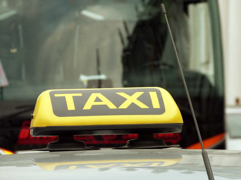 В Петербурге таксист до смерти избил клиента и попал в полицию