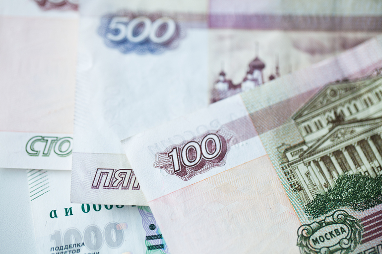Смольный считает, что средняя зарплата в Петербурге составляет больше 92 тысяч рублей
