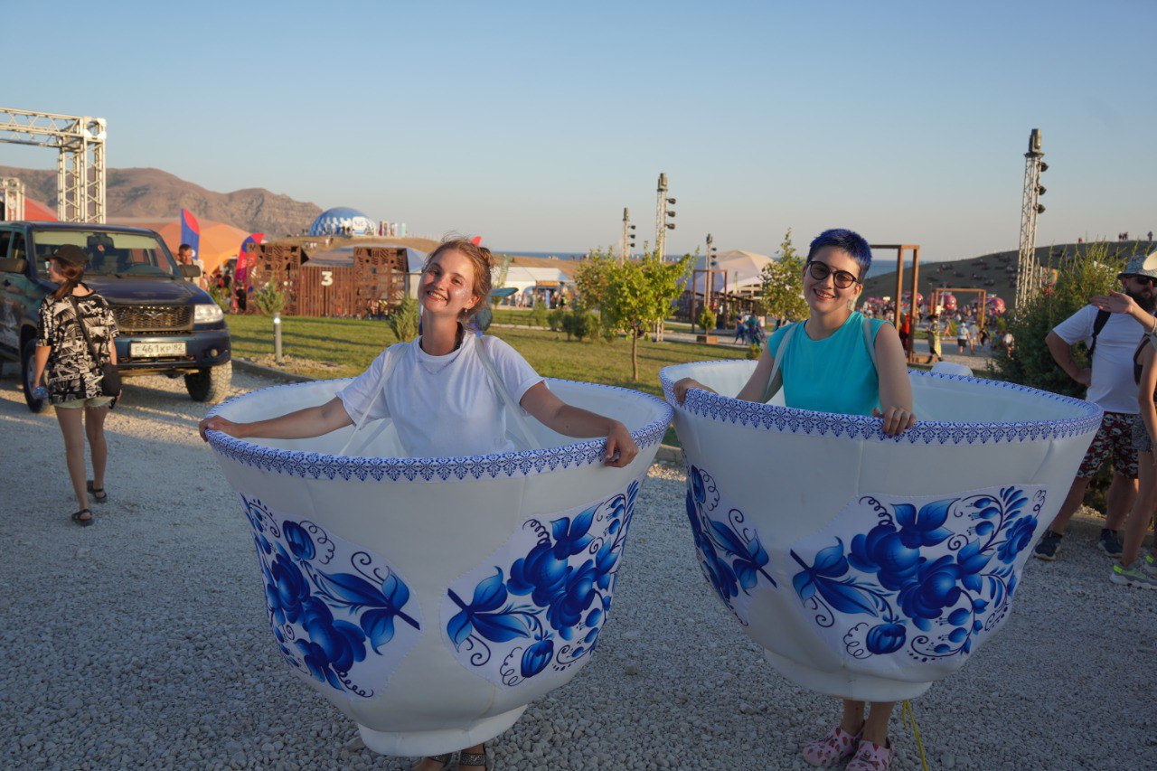 «Таврида.АРТ»: арт-шествие в цветах российского флага