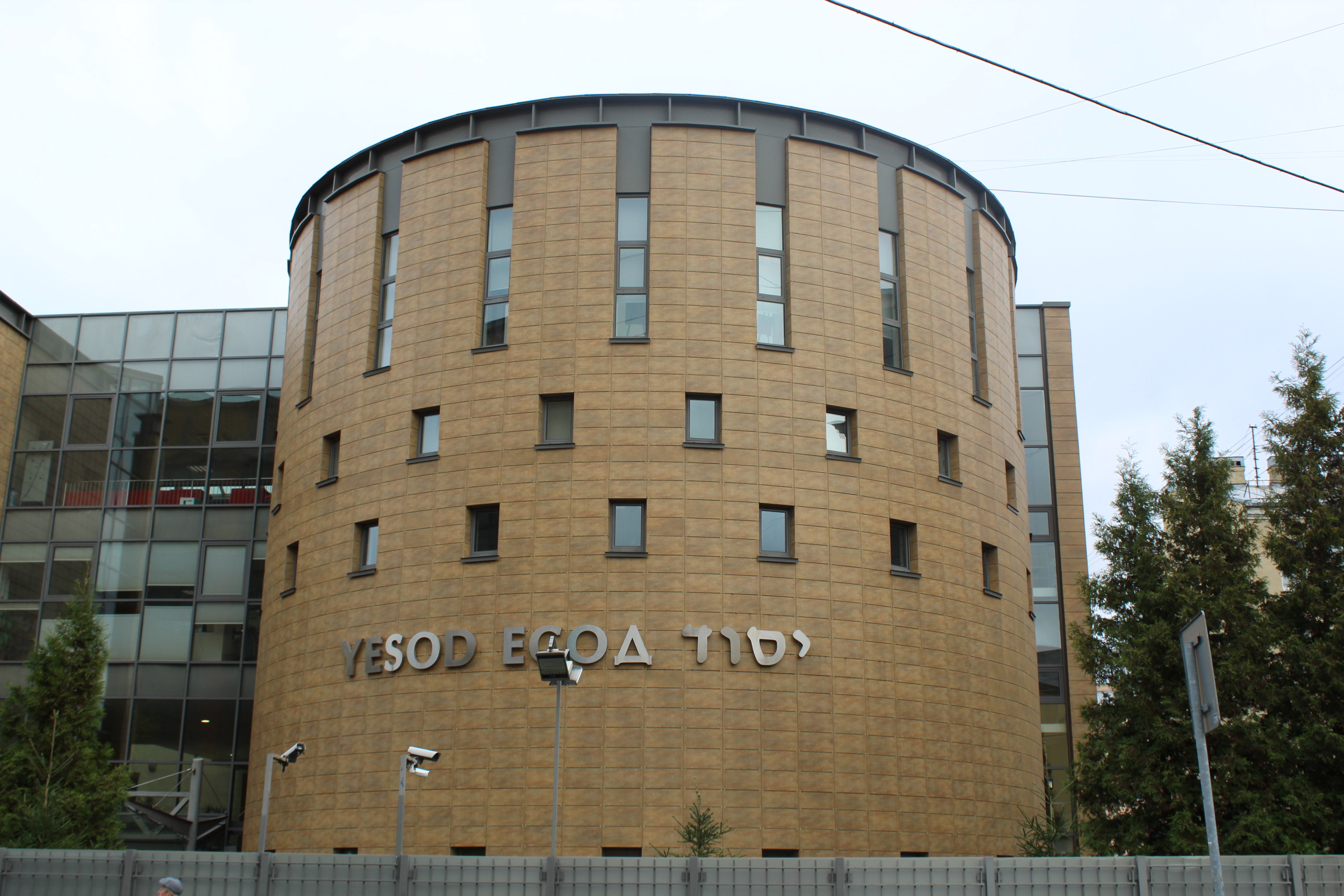 Неизвестные разбили окна синагоги на Московском проспекте в Петербурге