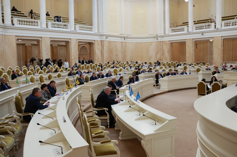 Депутаты ЗакСа Петербурга поддержали все поправки к проекту бюджета на 2024 год