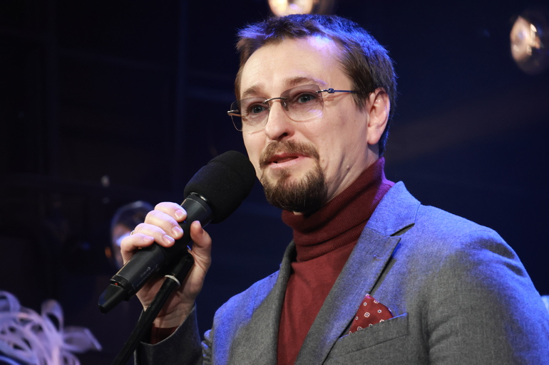 Актер Сергей Безруков притворился больным и напугал гостей культурного форума в Петербурге