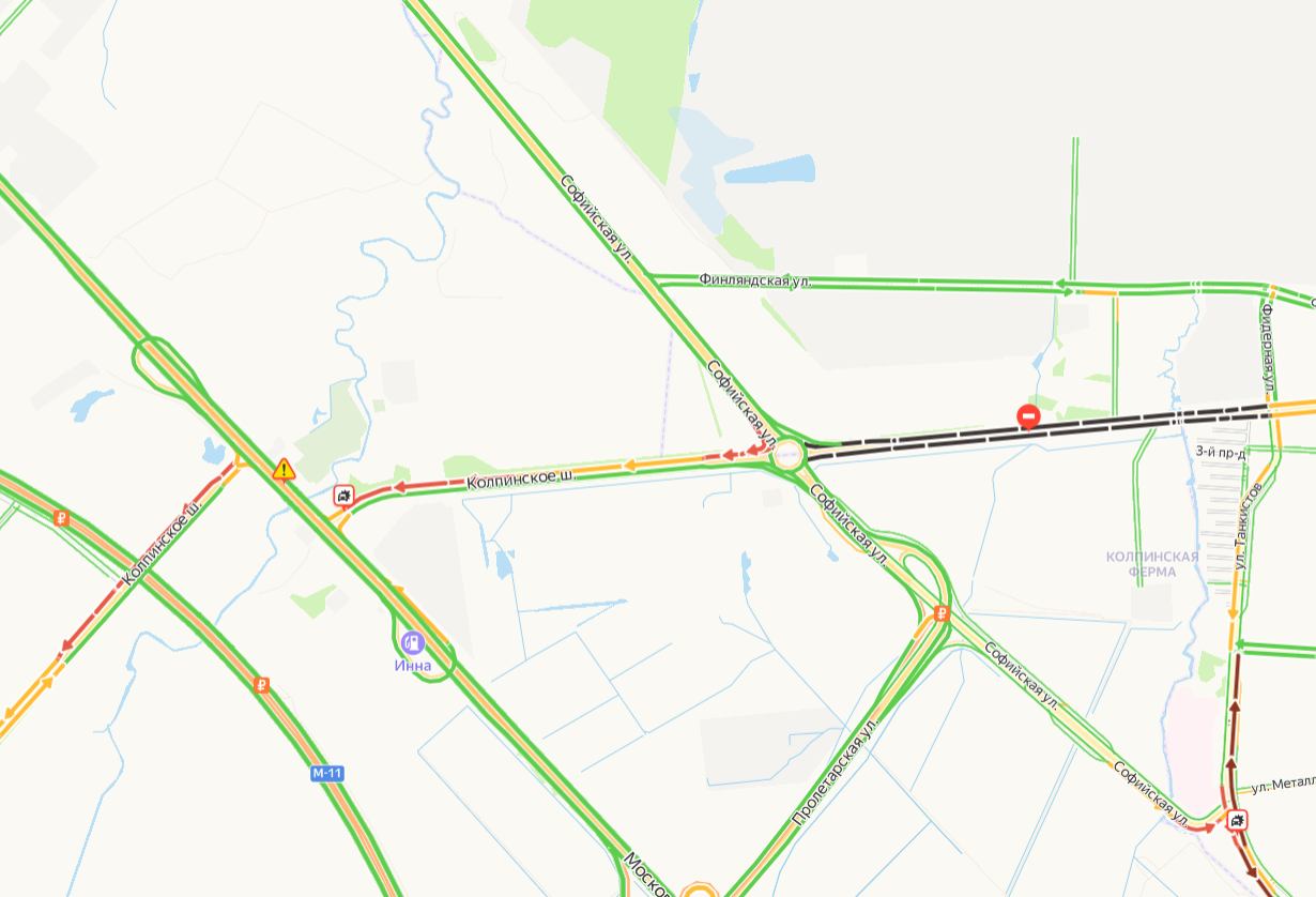 Многокилометровые пробки образовались из-за аварий и сковали окраины Петербурга
