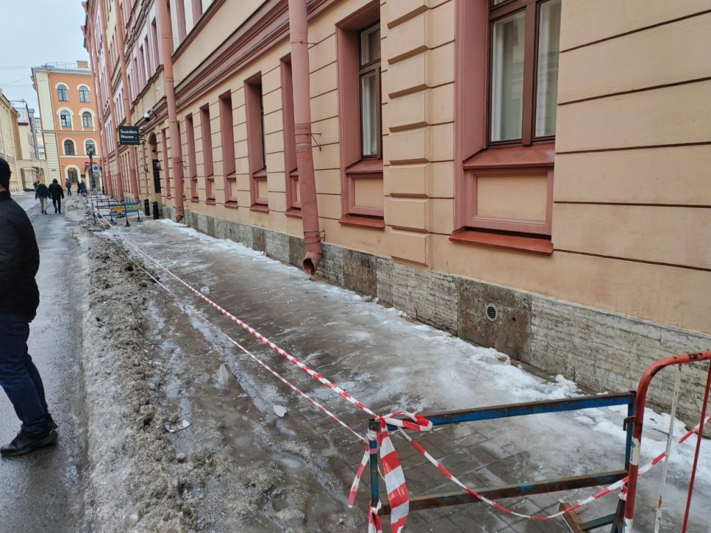 Шведы «забыли» убрать за собой лед, когда уезжали из Петербурга
