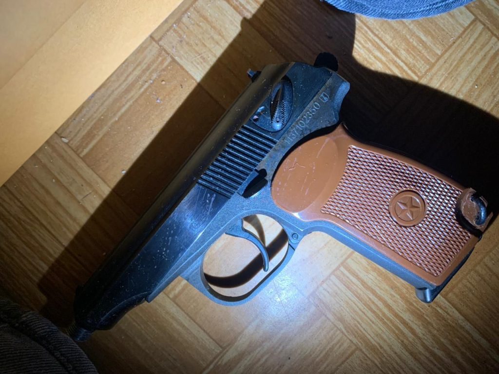 Стрельба в полицейского на Английском привела к возбуждению уголовного дела