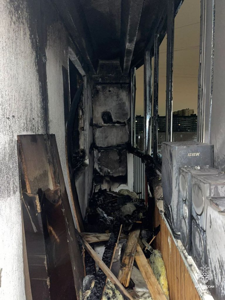 МЧС показало сгоревшие из-за сигарет квартиры петербуржцев