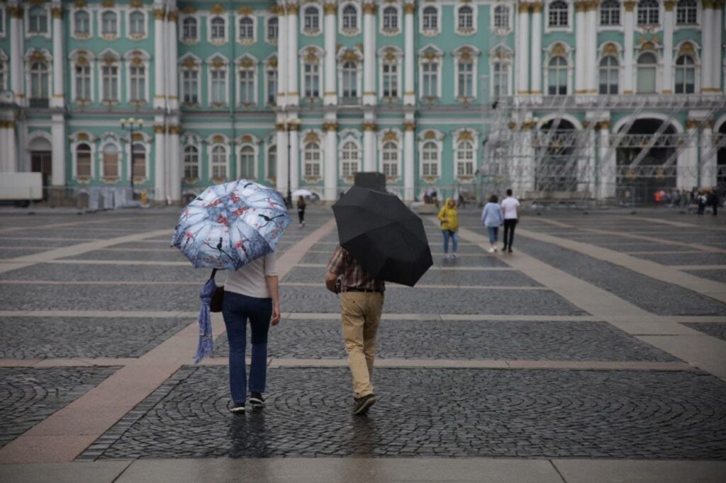 Колесов предсказал холодные выходные в Петербурге