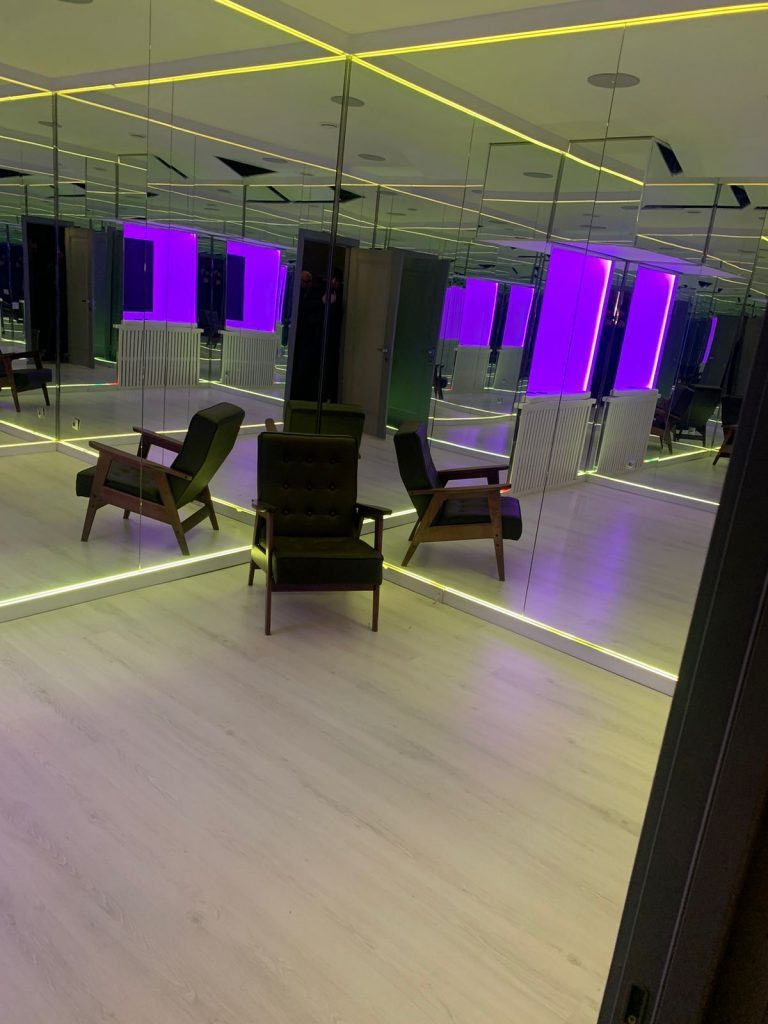 На Невском прикрыли бордель для обеспеченных мужчин