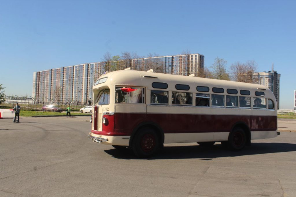 Поляков дал старт параду ретротранспорта на Морской набережной