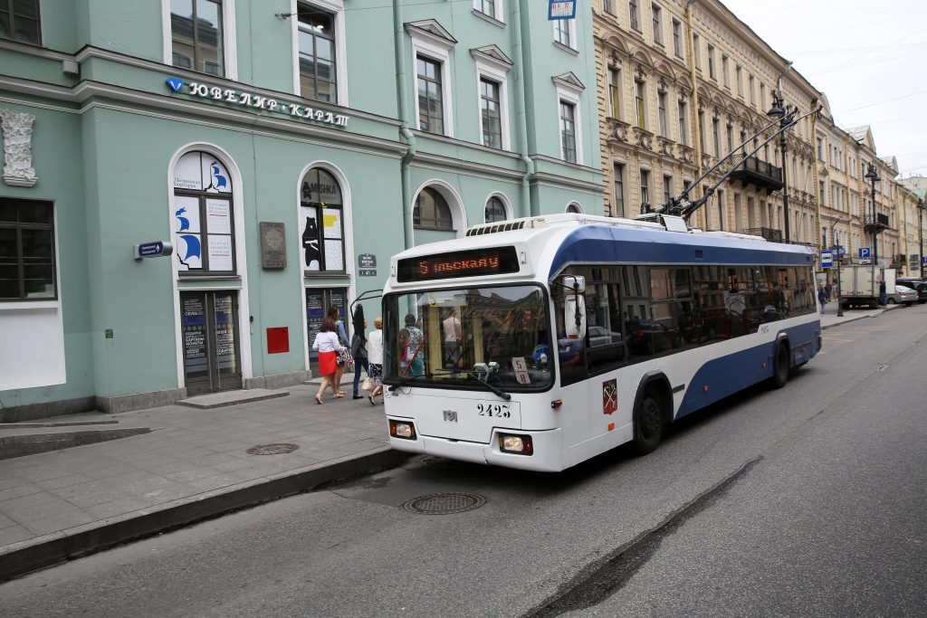 Спортивный марафон в воскресенье развернет троллейбусы в центре Петербурга