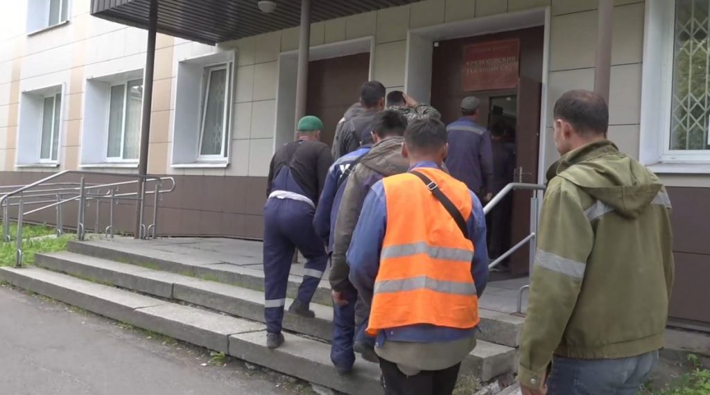 Полиция наведалась на стройки Ленобласти и выписала штрафы на 24 млн