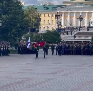 Путин почтил память павших у Могилы Неизвестного Солдата