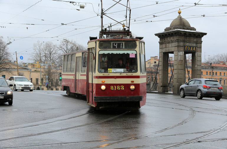 «Пересядем на трамваи»: в Петербурге продолжат выделять полосы для электротранспорта